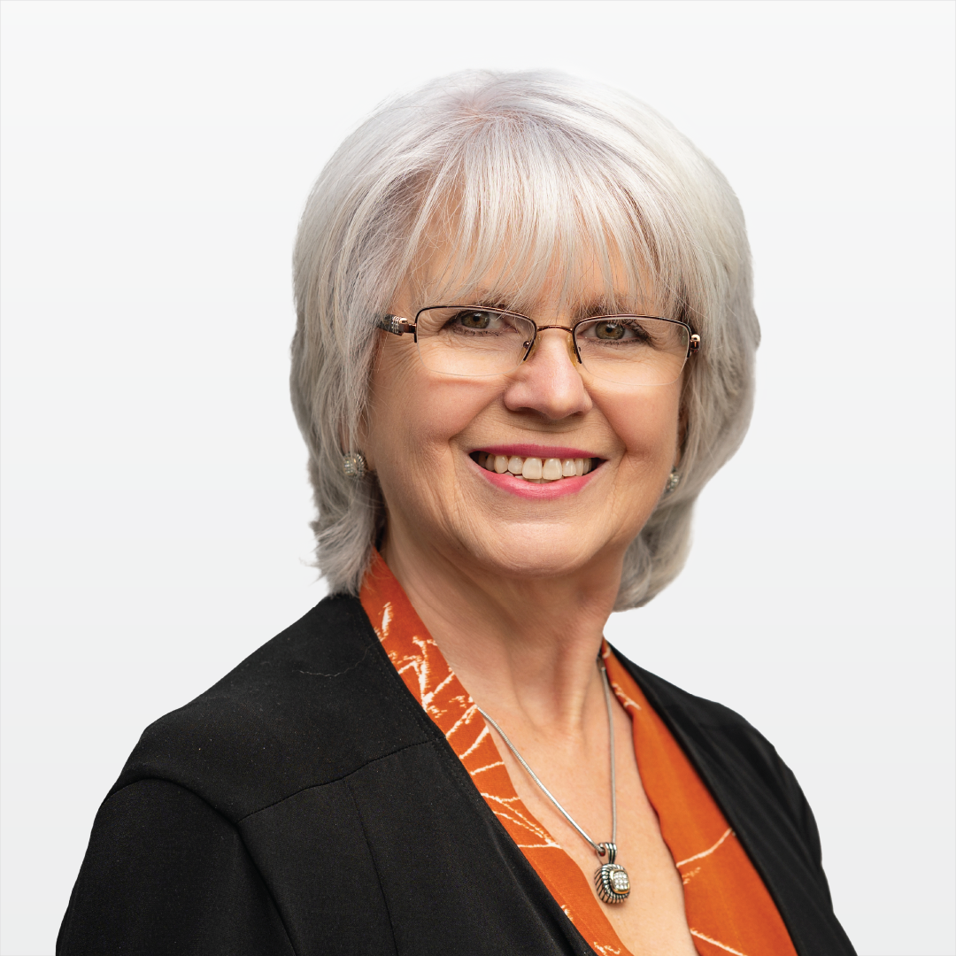 Suzanne_Headshot (3)